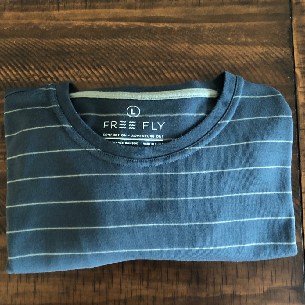 Men’s Free Fly Bamboo Light Weight Long Sleeve. Large. Navy with Grey Stripes.
